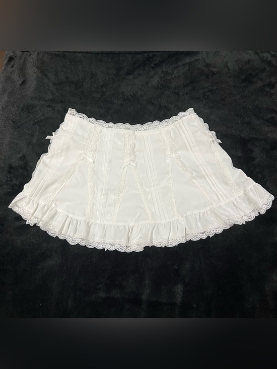 Dresses & Skirts - White Lace Ruffle Mini Skort